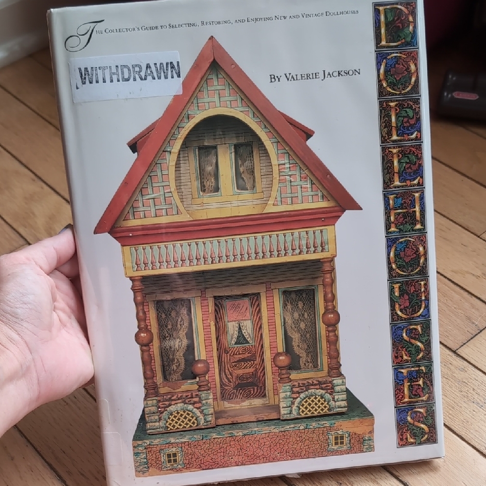 Dollhouses Book